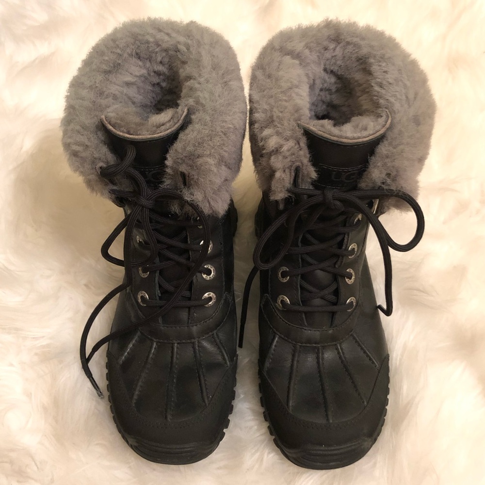 UGG Adirondack Snow Boots in Black (Size 5)